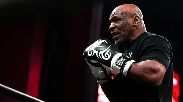 Mike Tyson, "Demir Mike" lakabıyla anılan efsanevi bir boksör. Kendisi boks tarihinin gördüğü en güçlü ve en çok korkulan figürlerden biri hiç şüphesiz.