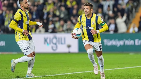 Bu sezon Fenerbahçe formasıyla 19 maça çıkan Tadic, bu maçlarda 7 gol ve 7 asistlik katkı sağladı.