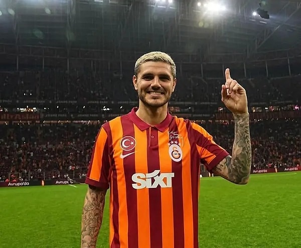 Türk taraftarı Icardi'yi sonuna kadar desteklerken ünlü futbolcunun son maçında sakatlanarak sezonu kapattığı haberi ise Galatasaray taraftarını büyük yıktı.