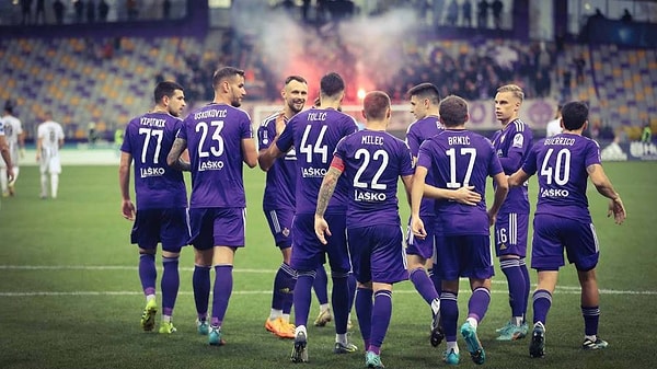 NK Maribor, Slovenya Ligi'nde 16 şapiyonlukla en fazla şampiyon olan takım konumunda. Maribor'u 7 şampiyonlukla Olimpija Ljubljana takip ediyor.