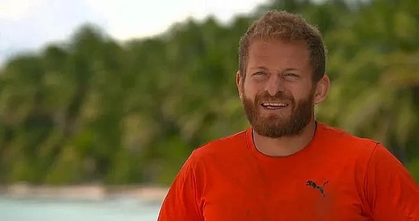 Survivor 2025'e kısa bir zaman kaldı ve başvurular hızla devam ediyor. Acun Ilıcalı, Survivor'ın yeni kadrosunu henüz açıklamazken eski yarışmacılardan kafa karıştıran paylaşımlar geliyor. Bunlardan biri de eski şampiyon İsmail Balaban'dan geldi. İsmail Balaban, "Yeniden başlıyoruz" yazan bir paylaşımda bulununca takipçileri Survivor'a dönecek mi sorusunu gündeme getirdi. İşte o paylaşım...