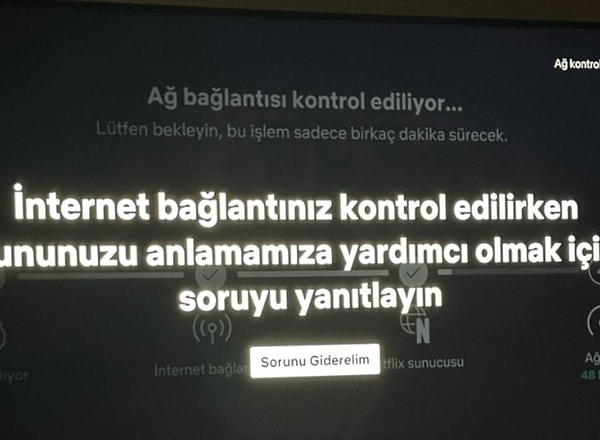 Maçın başlamasına az bir süre kala Netflix çöktü. Tyson ve Paul'un maça çıkmasına dakikalar kala, Netflix'e erişim sorunları yaşanmaya başladı.