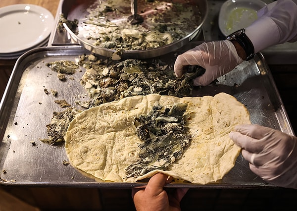 Savcılığın yaptığı incelemede, barkodlar sonucunda dönerin iş yerinde çalışan Yasin K.'nin hazırladığı döner olduğu belirlendi. Şüpheli çalışanın suçlamayı kabul etmediğini ancak barkodun kim tarafından kullanıldığına dair bilgi veremediğini ve suçtan kurtulmak için böyle bir savunma yaptığı kanaatine varıldığı ifade edildi. Firmanın müşteki olarak yer aldığı dosyada çalışan hakkında "mala zarar verme" suçundan 3 yıla kadar hapsini istedi.