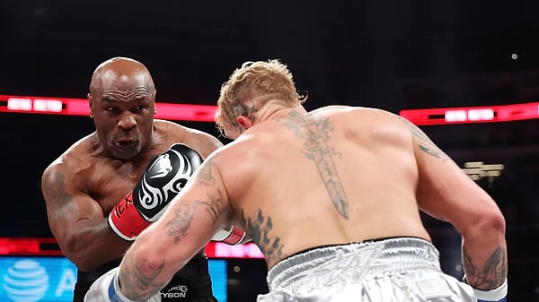 Efsane boksör Mike Tyson ve YouTuber Jake Paul arasında yapılan boks karşılaşması tüm dünya tarafından merakla takip edildi. Karşılaşmayı yerinde izlemek isteyen sporseverler ise ring çevresi koltuklarda oturmak için 2 milyon dolarlık yüksek bir meblağ ödedi.