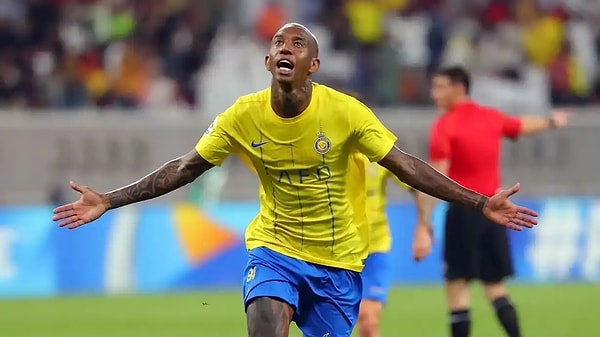 Bir başka iddiada ise Al Nassr ve Fenerbahçe arasında En-Nesyri-Talisca takasının olacağı söylendi.