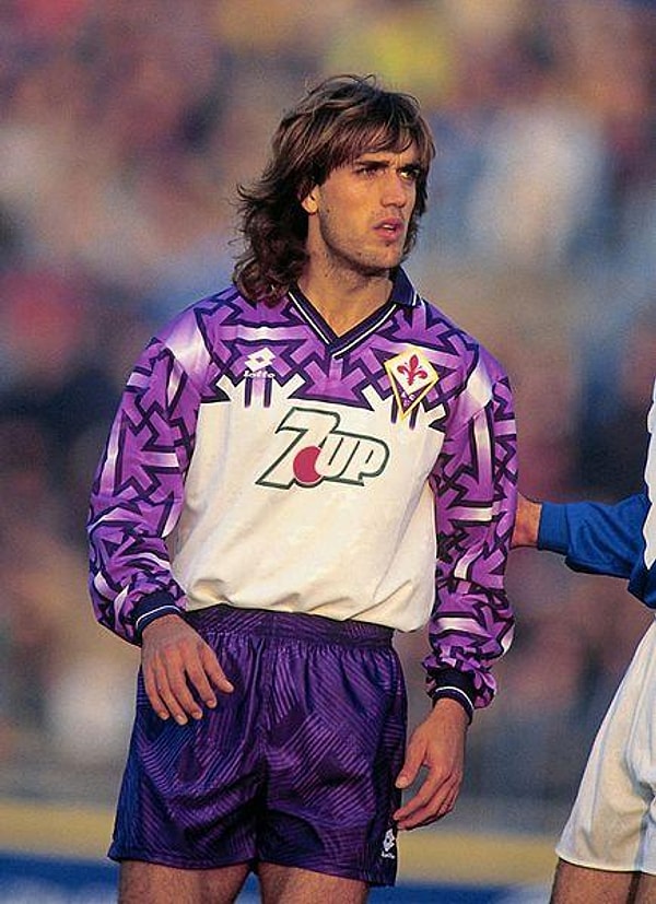 1992-93 yılında Fiorentina'nın giydiği forma da "Swastika" sembolü olduğu gerekçesiyle eleştirilmişti.