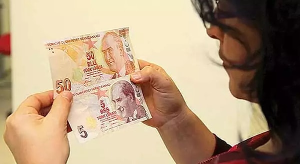 Şu anda tedavülde olan banknotlarla aynı olacak şekilde tasarlanan yeni banknotların dağıtımı Merkez Bankası tarafından yapılıp tedavüle sokulacak.