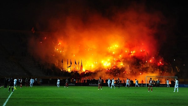 Uzun zamandır karşılaşmıyorlar ama Karşıyaka - Göztepe derbisi Türk futbol tarihinde her zaman bambaşka yerde olacak maçların başında geliyor.