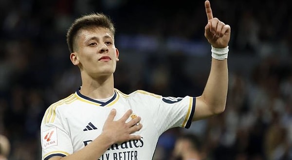 İspanya basınından Footboom1 sitesi Arda'nın Arsenal'e gidebileceğini yazdı. Real Madrid'de benzer bir durumla karşılaşan Martin Odegaard'ı transfer eden Arsenal, aynı yolu izlemeyi düşünüyor.