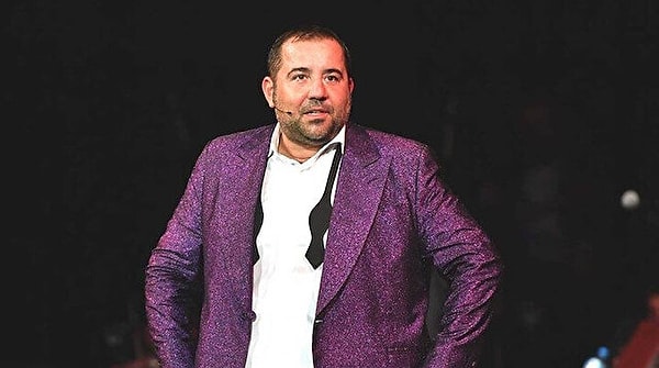 Beyaz Show'a konuk olan Ata Demirer, seyircinin "Kız arkadaşınız var mı?" sorusuna 40 yıl düşünseniz aklınıza gelmeyecek bir cevap vermiş, "Vercen mi?" demişti.