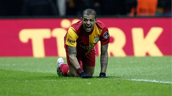 Bu hayal kırıklığının ardından gözler, eski Galatasaray yıldızı Felipe Melo'nun yaptığı paylaşımda toplandı.