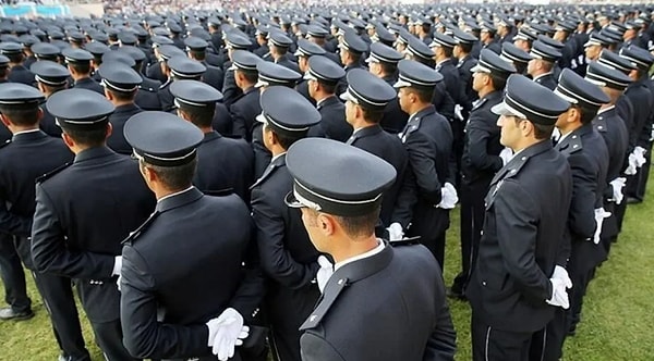 Polis olma hayali kuranların dört gözle beklediği o açıklama sonunda geldi.