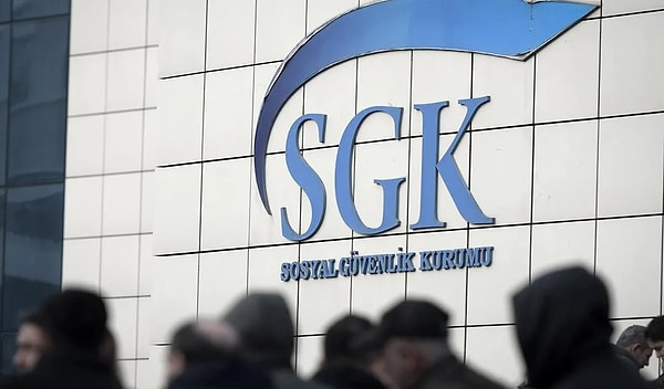 Genel Sağlık Sigortası (GSS) kapsamına giren ancak prim borçlarını ödeyemeyen yurttaşların, bir düzenleme yapılmazsa 1 Ocak 2025 tarihinden itibaren sağlık hizmetlerinden yararlanamayacak.