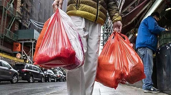 Çevre Yönetimi Genel Müdürlüğü Başkanlığındaki toplantıya, Türkiye Odalar ve Borsalar Birliği (TOBB), Türkiye Esnaf ve Sanatkarları Konfederasyonu (TESK), Türk Plastik Sanayicileri Araştırma Geliştirme ve Eğitim Vakfı (PAGEV), tüketici ve perakendeci dernekleri katılarak görüşlerini bildirecek. Bu görüşler doğrultusunda Çevre, Şehircilik ve İklim Değişikliği Bakanı Murat Kurum'a sunum yapılması bekleniyor. Bakan Kurum'un onayıyla, plastik poşetlerinin yeni yıldaki satış fiyatı belirlenecek.