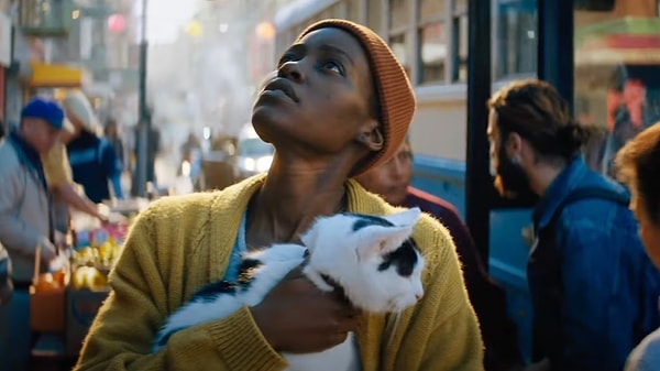 Tüm bu oyuncuların yanı sıra 'Sessiz Bir Yer: Birinci Gün' filminde Samira'yı canlandıran Lupita Nyong’o da kadroya dahil olmuştu. İzleyenler onu 'Us' yani 'Biz' filminden de hatırlayacaktır. Tabii '12 Yıllık Esaret' filmindeki Patsey rolünü unutmamak gerek. Kendisi bu filmle 'En İyi Yardımcı Kadın Oyuncu Akademi Ödülü' almıştı.