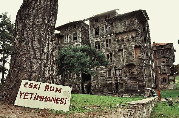 12. Büyükada Rum Yetimhanesi de bu haliyle listeye girmeye hak kazandı.