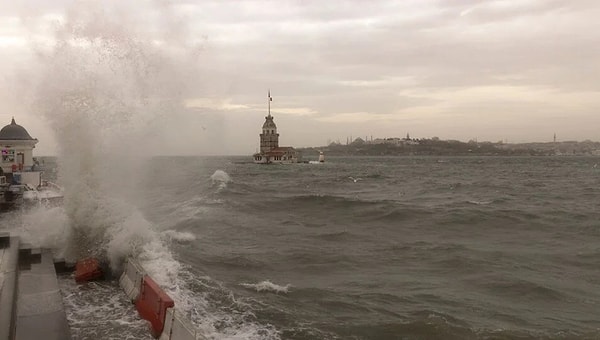 AKOM'dan yapılan açıklamaya göre, İstanbul başta olmak üzere Marmara Bölgesi genelinde yeni bir alçak basınç sisteminin etkili olması bekleniyor.