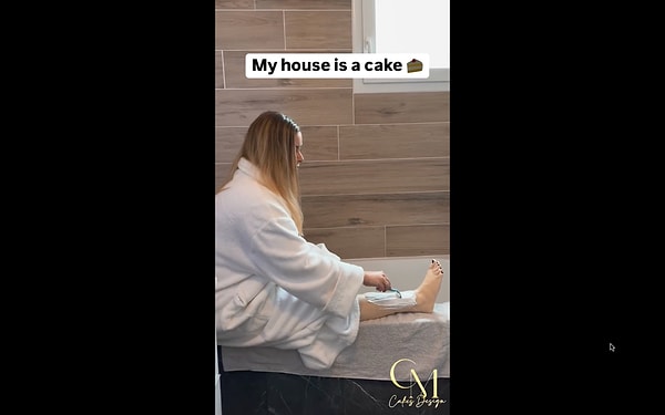 'celine_cakedesign45' isimli bir pastacı kendi bacağının pastasını yaptı.