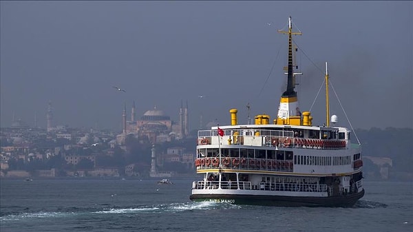 İstanbul'da yaşanan olumsuz hava muhalefeti sebebiyle bazı deniz seferleri iptal edildi.