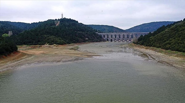 Meteorolojinin tahminlerine göre bugün (23 Kasım 2024 Cumartesi) ve yarın (24 Kasım 2024 Pazar) İstanbul'da kuvvetli yağış bekleniyor. Bu yağışların barajlara etkisi önümüzdeki günlerde görülecek.