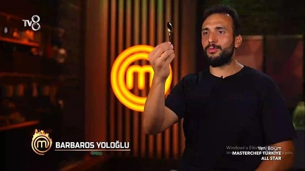 MasterChef’te altın kaşık, genellikle öne çıkan ve şeflerden olumlu geri dönüş alan yarışmacılara verilir. Bu, onları diğerlerinden ayıran ve performanslarını ödüllendiren bir yöntemdir. Ancak altın kaşık, yalnızca performansla ilgili değil, aynı zamanda şeflerin yaratıcı yemeklere ve teknik başarıya verdikleri bir ödüllendirme şeklidir.