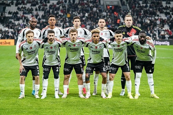 “Beşiktaş, bu seneyi unutup, gelecek sezonun planlamasını yapsın” diyeceğim ama taraftarın sabrı tükendi.