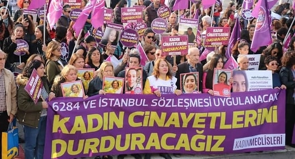 İstanbul Valiliği, ’25 Kasım Kadına Yönelik Şiddete Karşı Mücadele’ günü nedeniyle Beyoğlu’ndaki etkinlikleri yasaklamıştı.