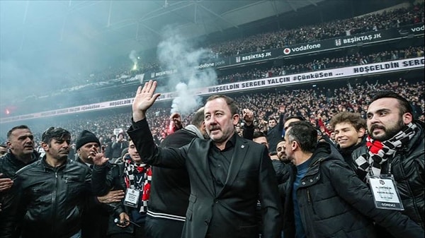 Sergen Yalçın şu anki durum için de iki öneride bulundu. Yalçın, "Takımın fiziksel kapasitesini artırmak öncelikli hedef olmalı. Beşiktaş'ın fiziksel gücü yeterli seviyede değil. Bunun yanı sıra, oyuncuların moral ve motivasyonunu yükseltmek, psikolojik durumlarını düzeltmek de çok kritik" dedi.