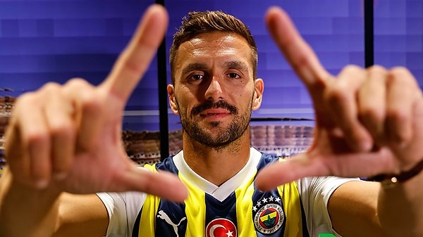 Ajax'tan Fenerbahçe'ye transfer olan Dusan Tadic, Fenerbahçeli taraftarların kısa sürede gönlünü kazandı.