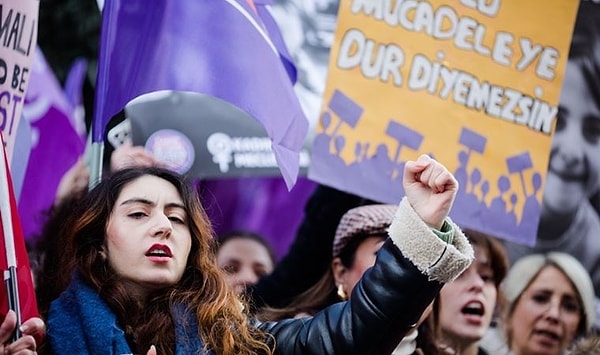 İstanbul'da 25 Kasım Kadına Yönelik Şiddetle Mücadele Günü kapsamında Taksim’de yapılmak istenen yürüyüş yine valilik kararıyla yasaklandı.