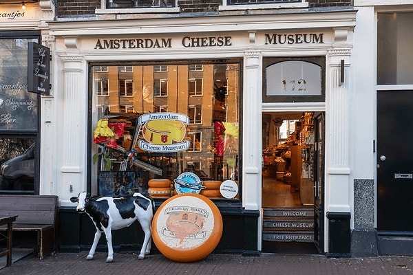 9. Karnınız acıktıysa Amsterdam Cheese Museum’da peynir tadımı yapabilirsiniz!