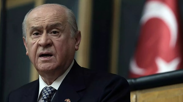 MHP lideri Devlet Bahçeli, 22 Ekim'de terör örgütü PKK lideri Abdullah Öcalan'ın Meclis'te bir konuşma yapmaya ve örgüte silah bırakma çağrısında bulunmaya davet etmişti. Bahçeli bugün çağrısını yineledi ve DEM Parti'ye mesaj yolladı.