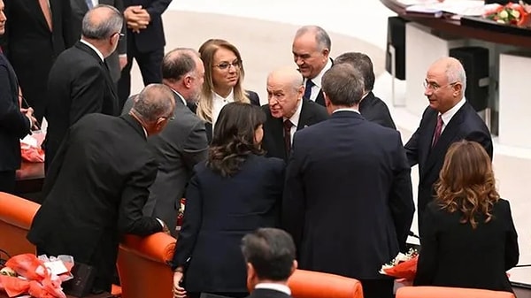 Bahçeli, "İmralı'yla DEM Grubu arasında yüz yüze temasın gecikmeksizin yapılmasını bekliyor, çağrımızı kararlılıkla tekrarlıyoruz" demişti.