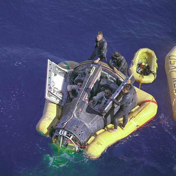 4. 1964: Neil Armstrong ve David Scott, Gemini 8 Kapsülünde