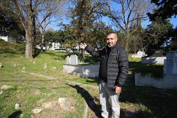 Kurt'un yaptığı araştırmanın ardından beyan edilen arazinin mezarlık olduğu ortaya çıktı. Yılmaz Kurt, mezarlık teklifine isyan ederken, tarihi mezarların da yer aldığı arazi havadan görüntülendi.