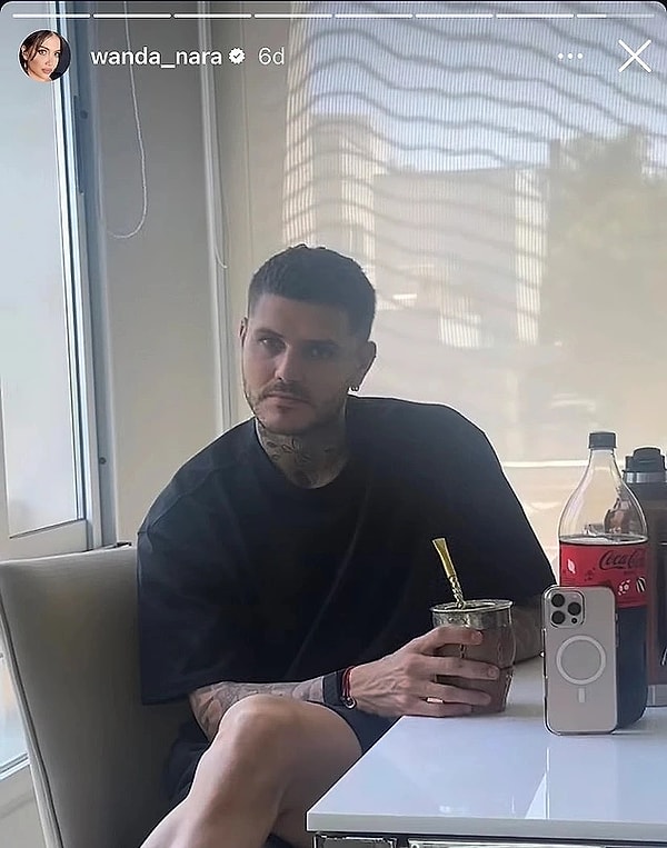 Icardi evine izinsiz girdiğini söyleyen, yollasa dahi gitmeyen Wanda'nın o anlarını anbean kayıt altına alıp paylaşmıştı. Wanda'nın rahatlığıysa görenlere "Yüzsüzlüğün böylesi" dedirtmişti.