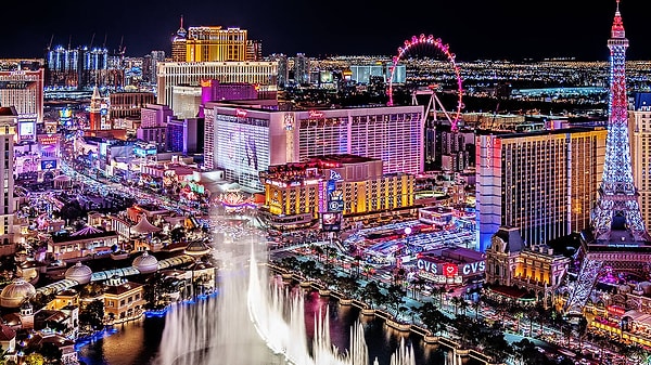 1. Las Vegas Strip’i sadece gece gezmeyin!