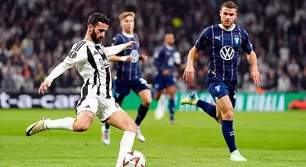 UEFA Avrupa Ligi'nde oynadığı son 2 maçtan galip ayrılan temsilcimiz Beşiktaş'ın bu haftaki rakibi Maccabi Tel Aviv olacak. Heyecanla beklenen maça dakikalar kalmışken iki takımın ilk 11'leri açıklandı.