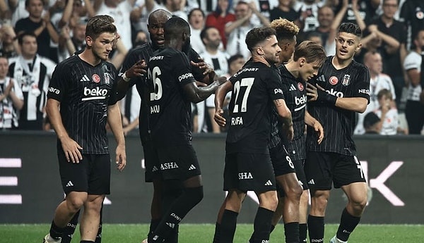 Beşiktaş'ın UEFA Avrupa Ligi'nde Maccabi Tel Aviv ile oynayacağı maç öncesi, Beşiktaş yönetiminin tepkisi sosyal medyada gündem oldu.