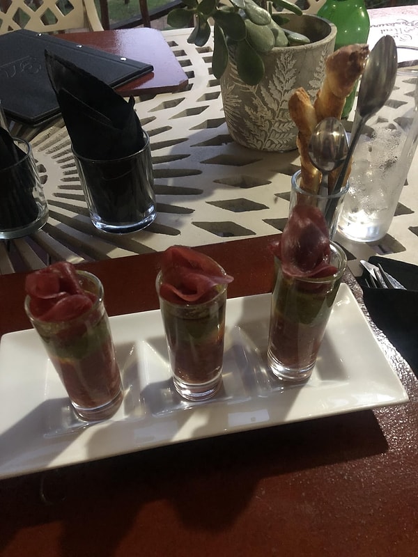 7. Yaratıcılık diye buna deriz: Shot bardağında carpaccio