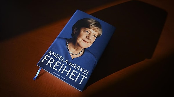 Eski Almanya Başbakanı Angela Merkel’in anılarını yazdığı “Özgürlük” kitabının yankıları sürüyor.