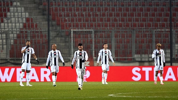 Beşiktaş dün gece de Maccabi Tel Aviv'e 3-1 mağlup oldu. Avrupa'da alınan bu ağır yenilgi sonrası Beşiktaş'ta taşlar yine yerinden oynadı.