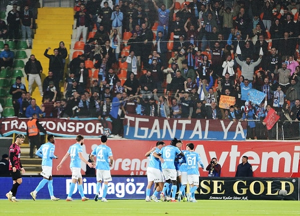 Trabzonspor deplasmanda Alanyaspor'a 2-1 mağlup olduğu maçın ardından hakeme yoğun bir tepki gösterdi.