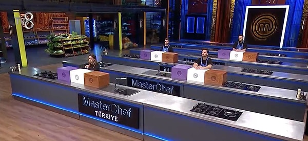 MasterChef'te eleme heyecanı artıyor. Şef Vedat Başaran'ın konuk olduğu programda yarışmacılar her zaman olduğu gibi yine ellerinden gelenin en iyisini yaptı. Programa hem Türk hem de uluslararası yemekler damgasını vurdu. Peki, MasterChef Türkiye'de kim eleme adayı oldu? Potaya kim girdi? MasterChef'in 17. haftasında 4. eleme adayı kim oldu?