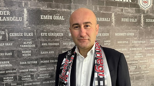 Başkan Hasan Arat’ın istifası sonrası Beşiktaş'ta liderliği devralan Hüseyin Yücel, teknik direktörlük koltuğunu doldurmak için flaş bir hamleye imza attı.