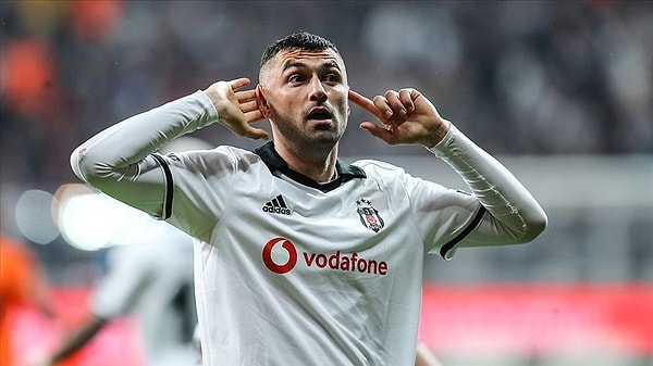 Süper Lig'de son olarak Beşiktaş forması giyen, Hollanda ekibi Fortuna Sittard ile yeşil sahalara veda Burak Yılmaz, Ufuk Kaan Karacan'ın sunduğu Hayatım Futbol programına konuk oldu.