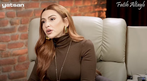 Oldukça keyifli geçen sohbetin bir kısmında da Hadise'den Eurovision'la ilgili bir itiraf geldi! Belçika'nın her sene "Hadise bu sene Eurovision'da bizi temsil etmeyi düşünür mü?" diyerek aradığını söyledi.