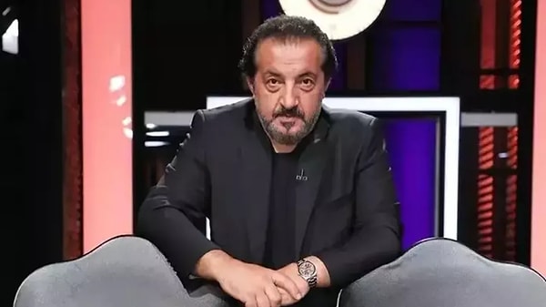 MasterChef Türkiye'de eleme oyununun ikinci kısmında yarışmacılar, jüri üyesi şeflerin imza tabaklarını yaparak etabı geçmeye çalışıyor.