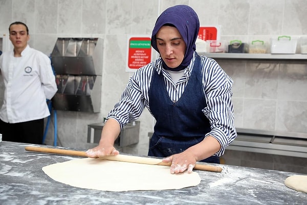 Afyon Kocatepe Üniversitesi (AKÜ) Turizm Fakültesi'nde düzenlenen söyleşiye katılan Ayşe Ekiz, nerede çalışacağını ilk kez burada açıkladı.