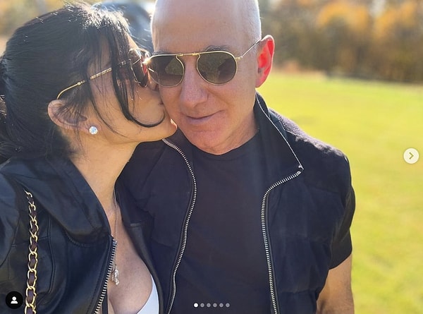 Jeff Bezos ve Lauren Sánchez çifti şimdilerde en çok da tatil yaparken görüntüleniyor. Lüks yatlarında o ülke senin bu ülke benim gezen çift, en şık davetlerin vazgeçilmez isimleri haline geldi.